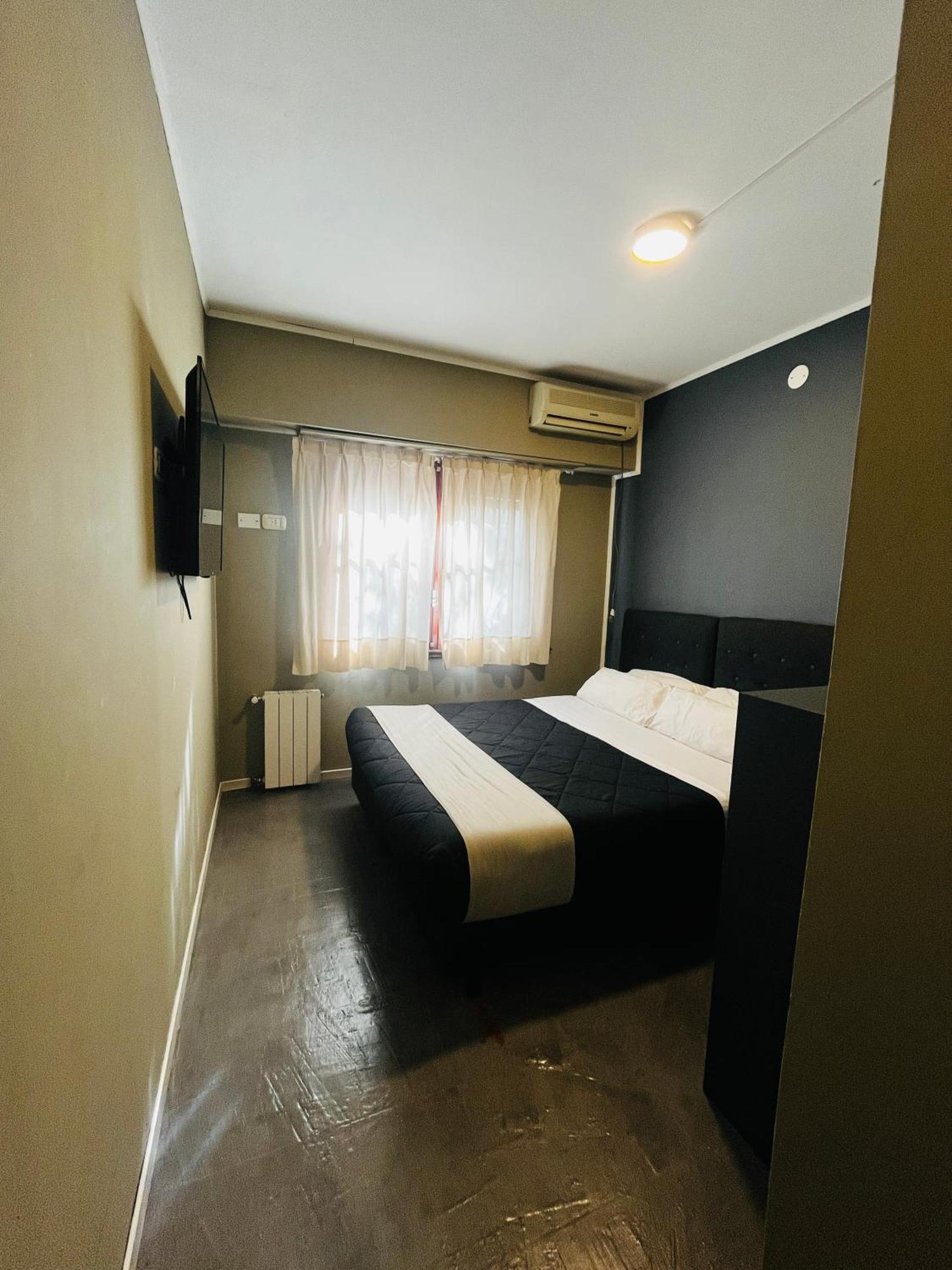 Recoleta Sunrise Hotel *